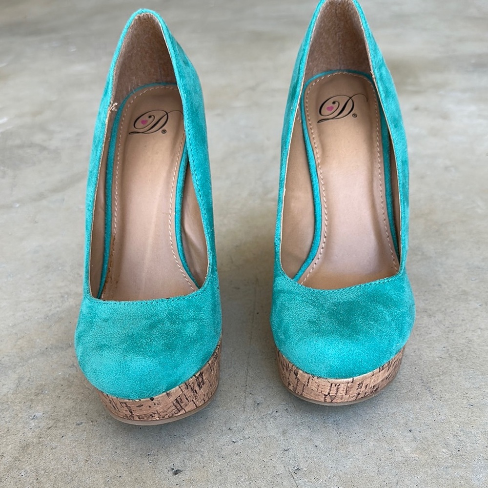 Delicious Turquoise Platform Heels